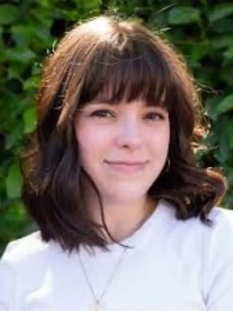 Lizzy Jones Biography: Wiki, Age, Career, Height, Weight, Boyfriend, Net Worth & More